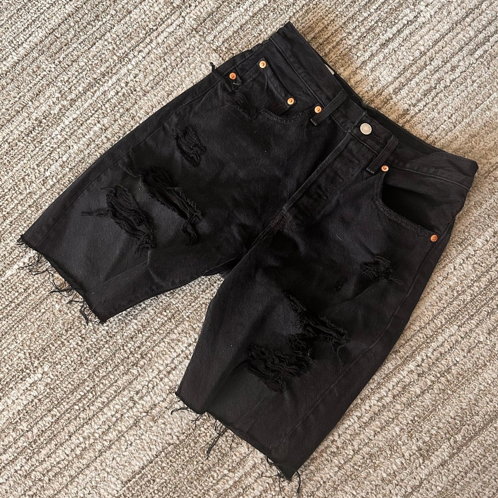 Levis High Rise Long Shorts - Picture 6 of 10